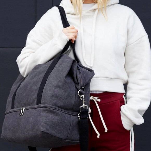 Lo & Sons Catalina Deluxe Weekender Bag: Small - Picture 3 of 8